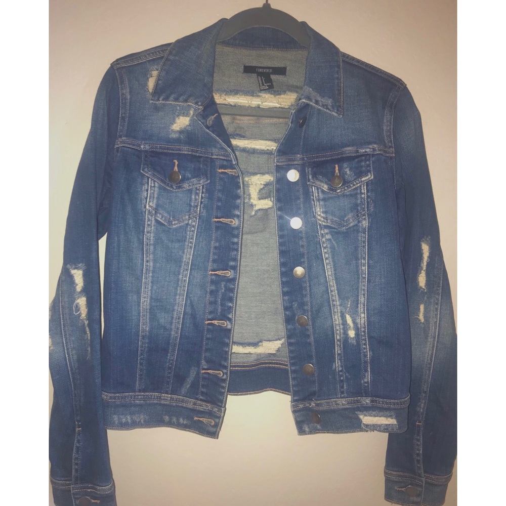 🔥 Distressed Denim Jacket